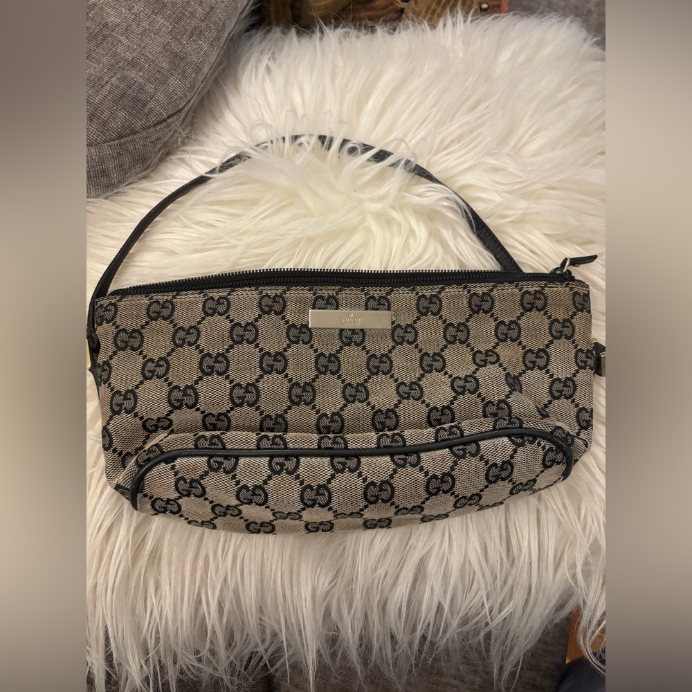 Vintage authentic Gucci Beige and Black Monogram Shoulder Bag